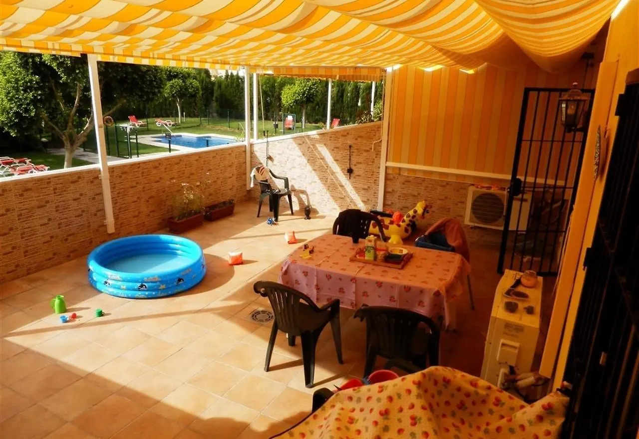 Family Friendly Patio And Poolview Apartment Torremolinos