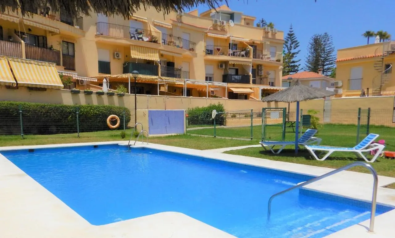 Family Friendly Patio And Poolview Apartment Torremolinos