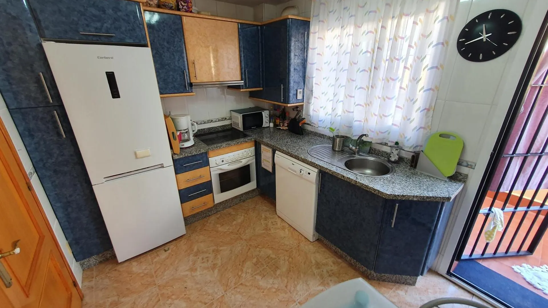 Family Friendly Patio And Poolview Apartment Torremolinos